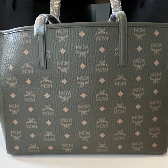 MCM  SEA TURTLE GREEN VISETOS CLASSIC TOTE BAG - Picture 8 of 16